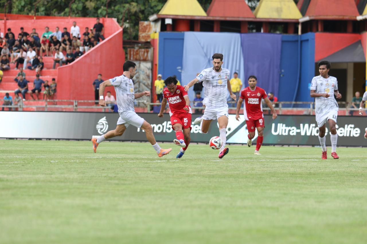 Semen Padang FC VS Madura United (Foto:Semen Padang FC)